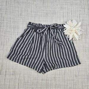Ci Sono Striped High Waisted Gray White Tie Waist Shorts Size‎ Small